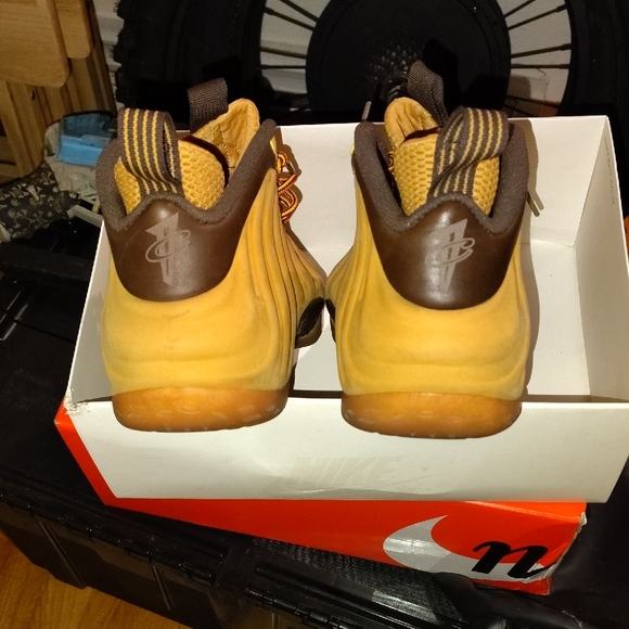 Nike Suede Butter Foamposite Sneakers 12 - Picture 5 of 6